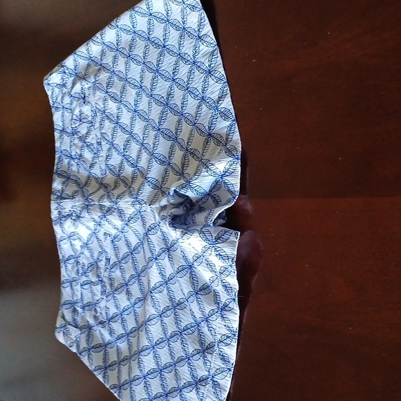 Vineyard Vines- Ocean Reef Leaf Shorts - Picture 2 of 5